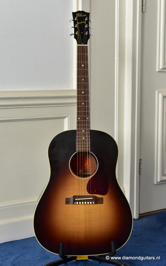 Gibson J-45 True Vintage