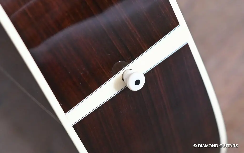 Martin 000-28EC Eric Clapton - Diamond Guitars